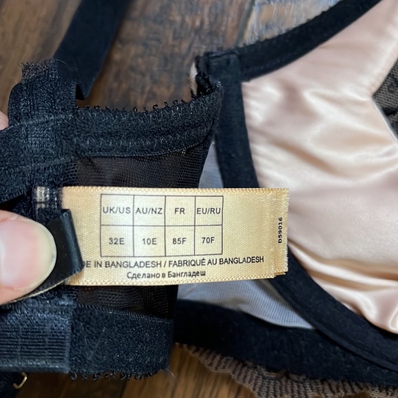 Dita Von Teese Black Lace Wired Bra - Picture 10 of 10